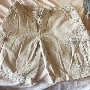 Men’s size 40 cargo shorts